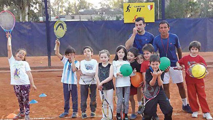 La escuela de Tenis del Santiago Lawn Tennis no descuida sus actividades