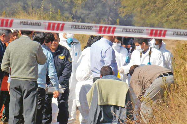 Genetistas extrajeron muestras de sangre y saliva a casi medio centenar de sospechosos