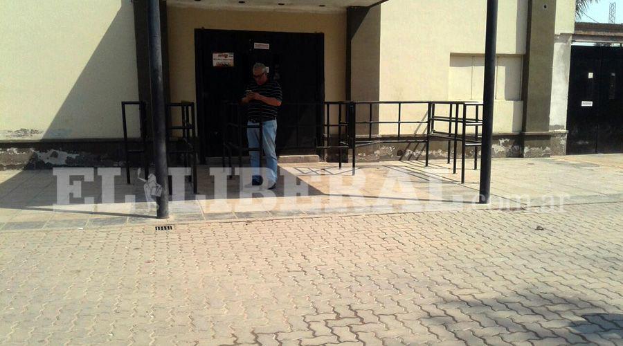 Suspenden estudiantina al hallar una menor fumando marihuana