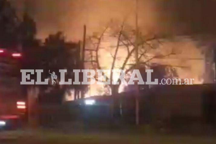 Los vecinos de la estación de servicios llamaron de urgencia a los bomberos