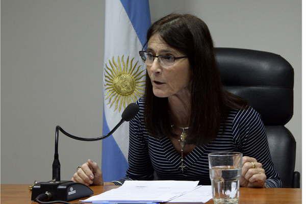 Seguiraacuten presos sujetos que arrojaron a un vecino al paso de un tren