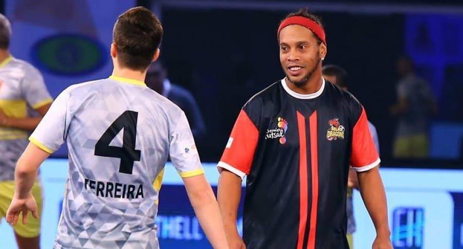 La tremenda gambeta de Ronaldinho sin tocar la pelota