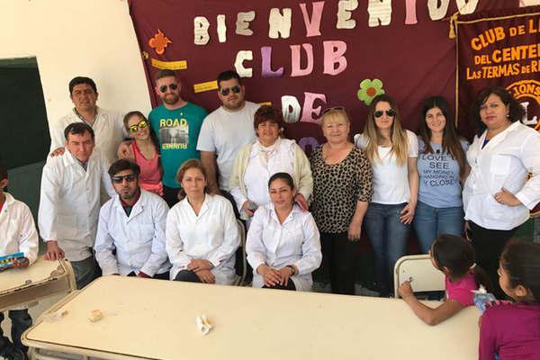 Estudiantes de Sotelo festejaron su diacutea con la visita del club de Leones