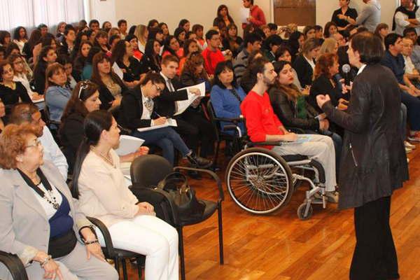 El sistema legal argentino contempla el derecho a la salud el problema es la falta de informacioacuten