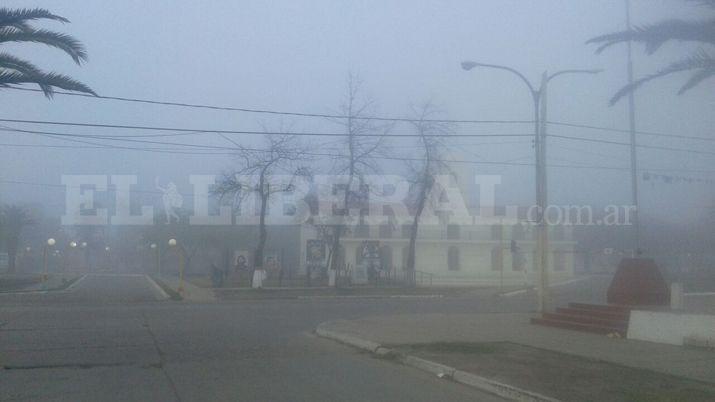 Manto de neblina cubre a la ciudad de Antildeatuya