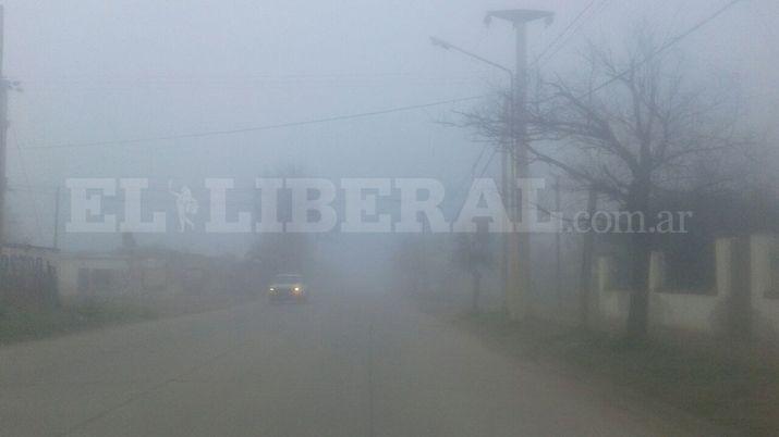 Manto de neblina cubre a la ciudad de Antildeatuya