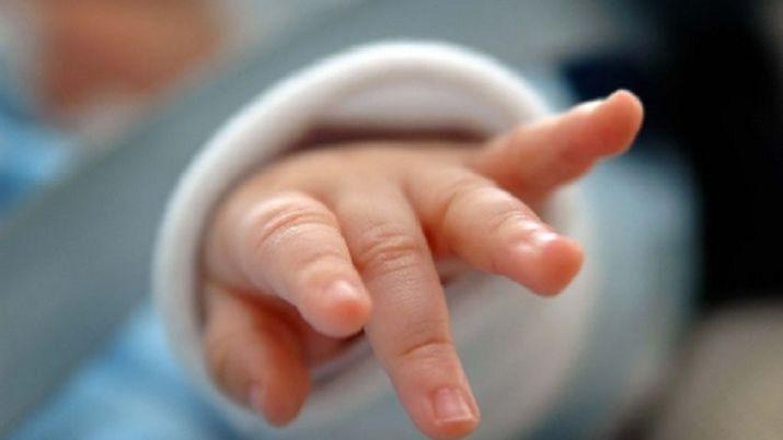 Abandonoacute a su bebeacute para ir a bailar