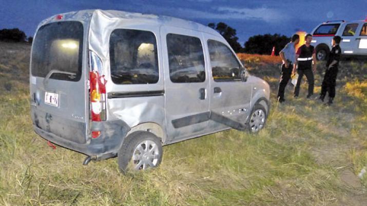 Termentildeos sufrieron grave accidente cerca de Garza