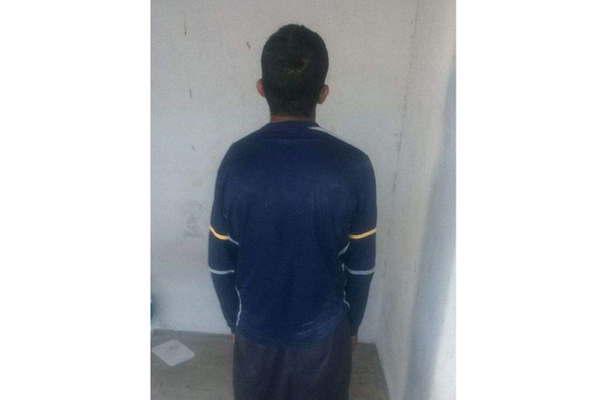 Roboacute un esteacutereo y fue apresado cuando intentaba darse a la fuga