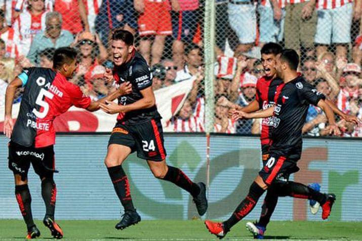 Colón ganó y profundizó el mal momento de Defensa