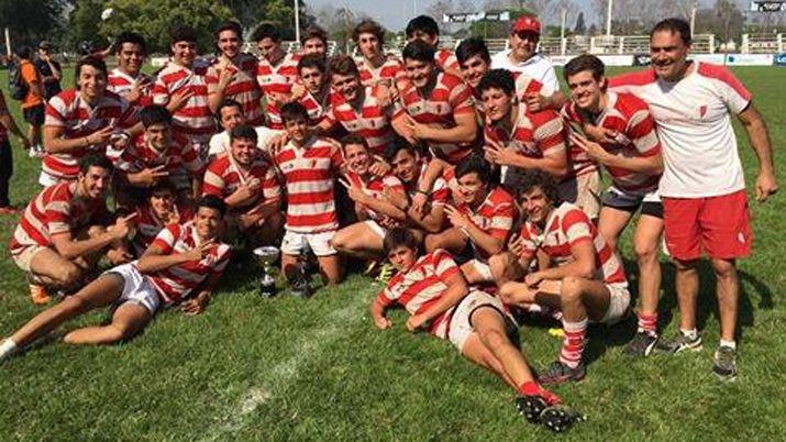 El M17 de Lawn Tennis sumoacute un nuevo trofeo ante Los Tarcos