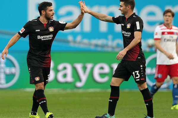 Lucas Alario tuvo un debut sontildeado  