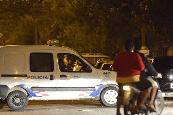 Denuncioacute que su pareja la amenazoacute de muerte por el robo de 50 mil