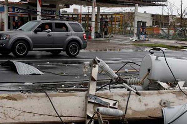 Se profundizoacute la crisis en Puerto Rico tras el paso del huracaacuten Mariacutea 