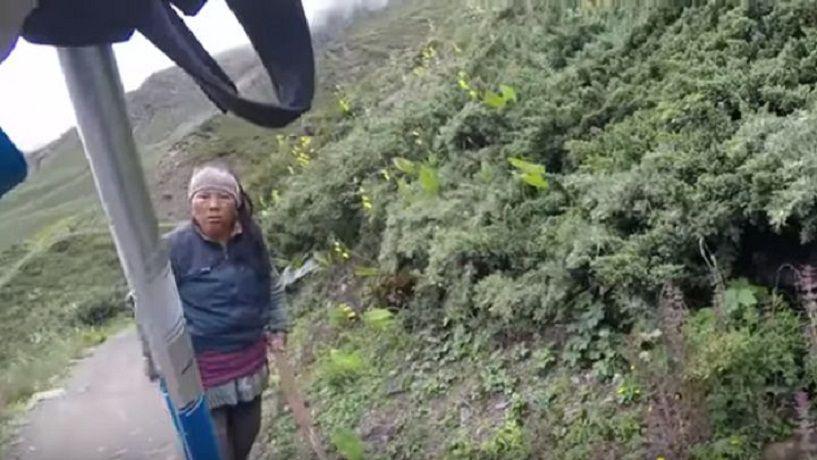 Se quejoacute por el precio del teacute y esta fue la reaccioacuten de la vendedora