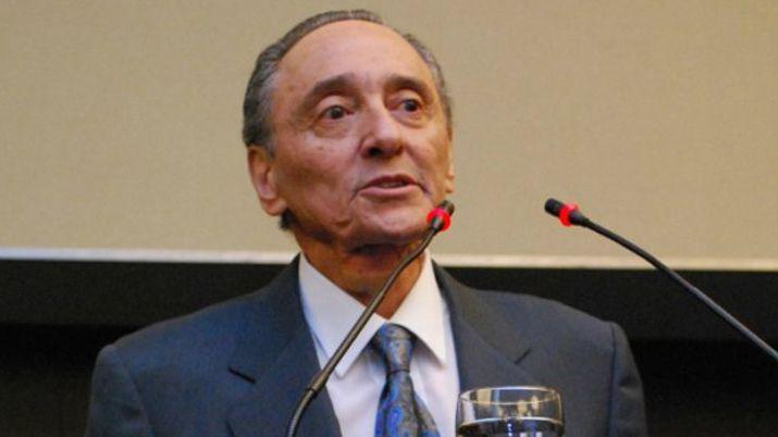 Heacutector Magnetto fue internado de urgencia