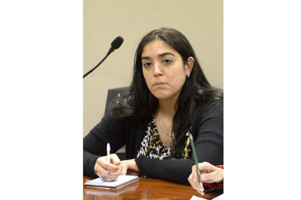 Lo juzgan  por violar a su hijastra de 12 antildeos