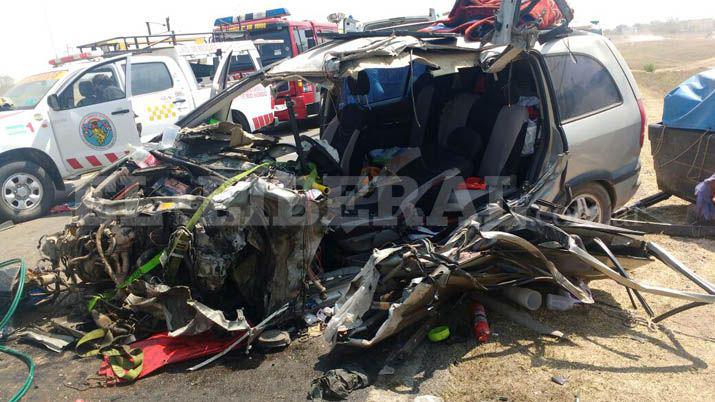 Se salvaron de milagro tras chocar contra un camioacuten