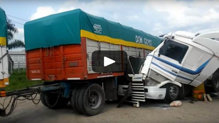 VIDEO  Camionero santiaguentildeo sufrioacute violento choque en Santa Fe