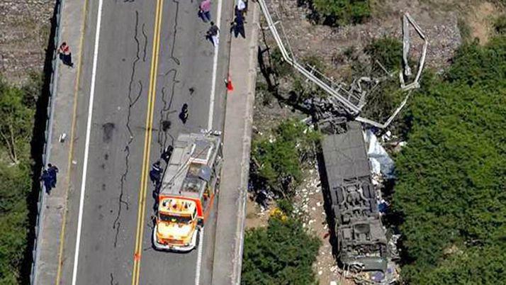 Confirmaron procesamiento de 2 oficiales por el vuelco y muerte de 43 gendarmes