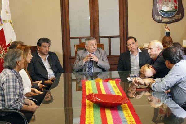 El intendente analizoacute junto a comerciantes y sindicalistas la situacioacuten de las saladitas