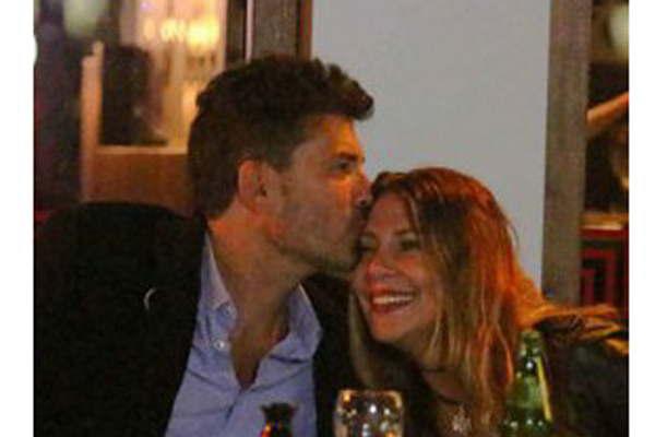 Diego Olivera y Moacutenica Ayos pasearon su consolidado amor por Buenos Aires