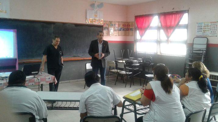 La Policía llega a las escuelas para capacitar contra la drogodependencia