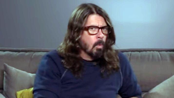 Video  El diacutea que Dave Grohl de Foo Fighters descubrioacute el reguetoacuten