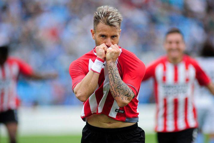 Estudiantes goleoacute a Temperley en el debut de Bernardi