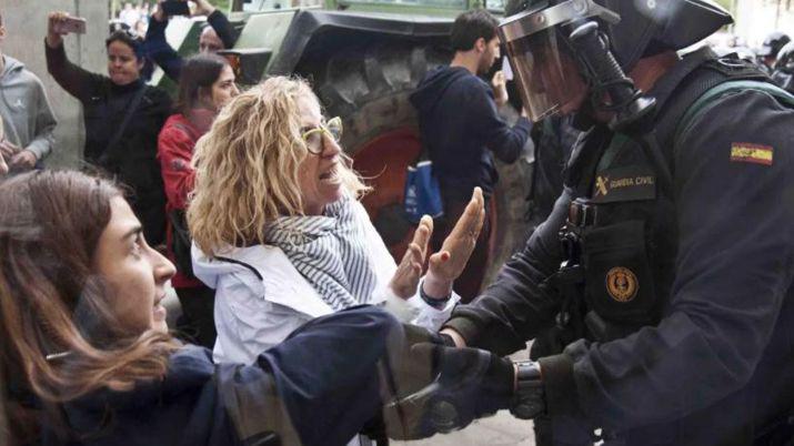Represioacuten e incidentes con la policiacutea en Cataluntildea