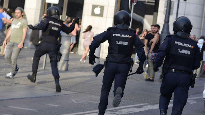 Al menos 800 heridos por el refereacutendum en Cataluntildea