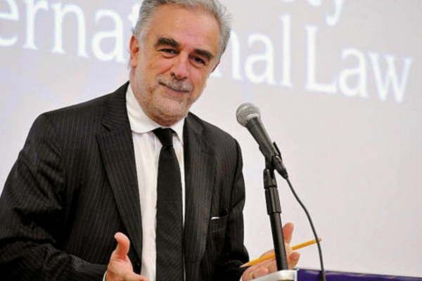 Luis Moreno Ocampo denuncioacute un cyber ataque y explicoacute sus cuentas