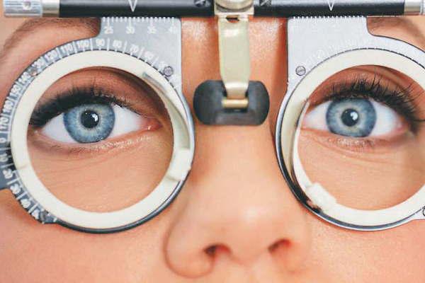 Las diferencias entre miopiacutea hipermetropiacutea astigmatismo y presbicia (1ordf parte)