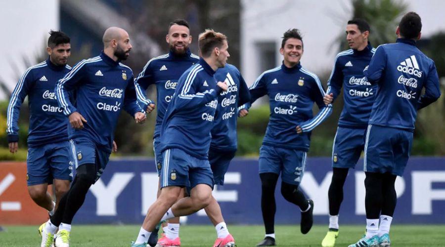Lionel Messi y otros 8 jugadores no llegaraacuten al primer entrenamiento
