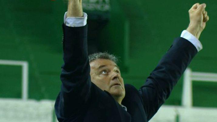 Arsenal lo dio vuelta y obtuvo su primer triunfo en el torneo