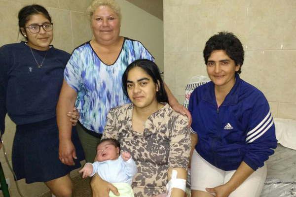 Una joven madre termense dio a luz  a un bebeacute de 5 kilos por parto normal