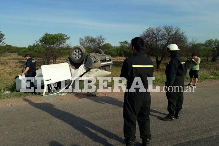 El conductor tuvo que ser rescatado por efectivos policiales y de bomberos voluntarios de Quimilí
