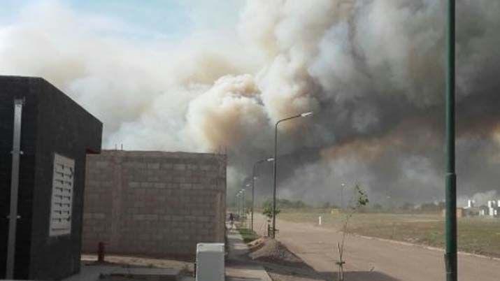 El viento y la sequiacutea desataron incendios incontrolables en San Luis