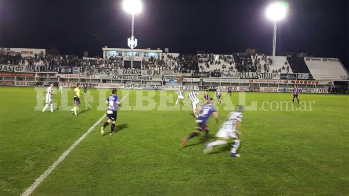 Con la derrota de Central Córdoba perdió el invicto que tenía hasta ahora en el Federal A