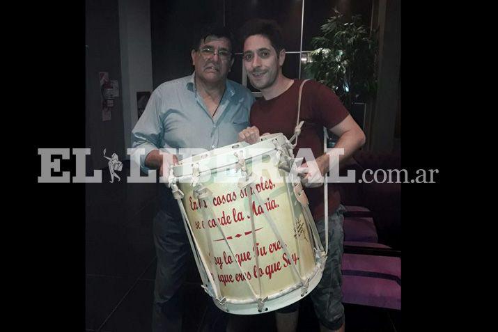 Un bombo legüero del Indio Froiln se escuchar en el show de Axel