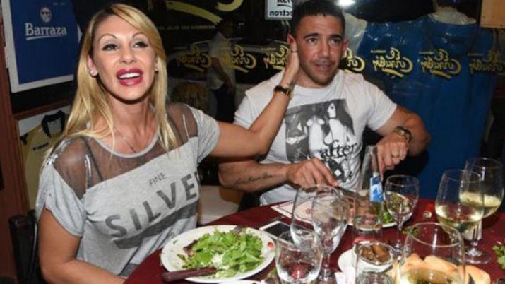 Juan Suris junto a Mónica Farro