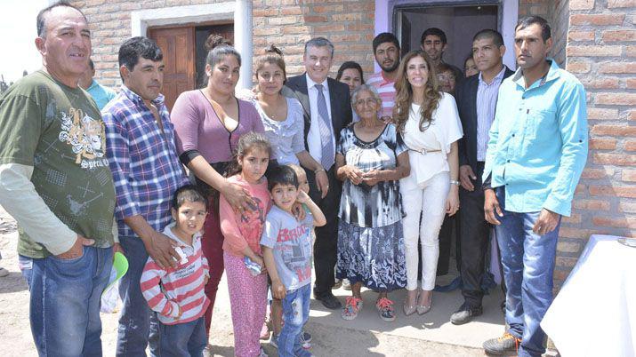 La gobernadora inauguroacute viviendas en Tiacuteuj Alto para familias afectadas por inundaciones