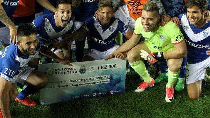 Veacutelez dejoacute afuera por penales a Huracaacuten