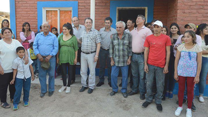 Entrega de viviendas sociales en Vaca Human