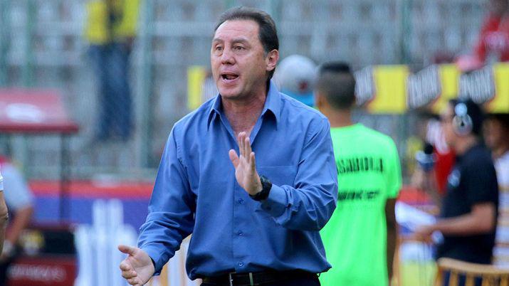 Aguinaga- Ecuador no va a regalar los puntos ante Argentina