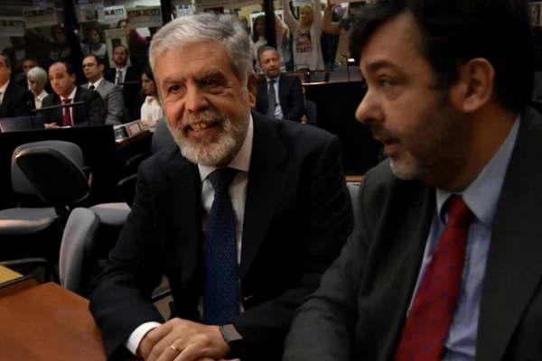 Con un panorama judicial maacutes complicado De Vido vuelve este mieacutercoles a sentarse en el banquillo