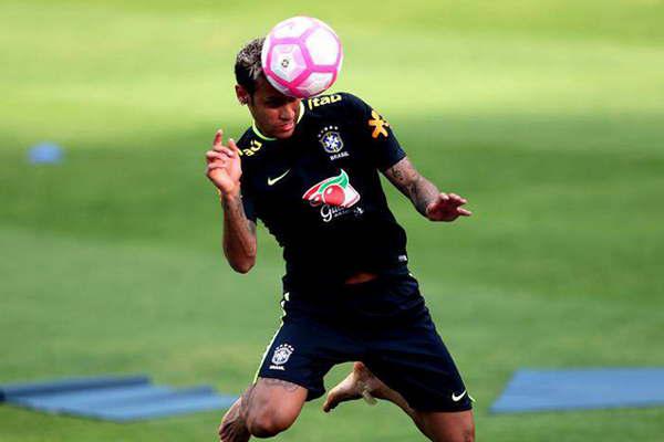 Neymar estaraacute desde el arranque mantildeana 