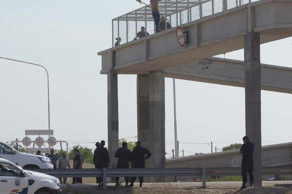 CATARSIS Coronel pedía la presencia de la mujer y de un tercero