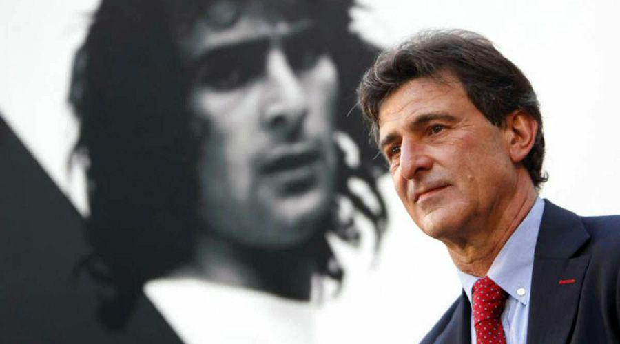 Mario Alberto Kempes- Soacutelo los fans de Maradona no quieren a Messi en el Mundial