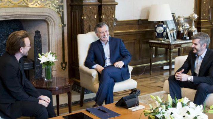 El presidente Mauricio Macri recibioacute a Bono en Casa Rosada